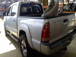 2006 TOYOTA TACOMA, SILVER, CREW CAB, 4.0L, AT, 2WD,  Z26367